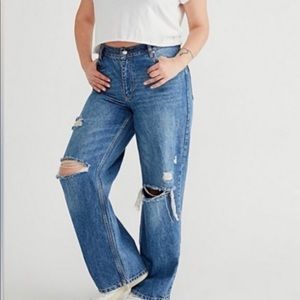 We The Free Crvy distressed jeans size 33 NWT 30” inseam